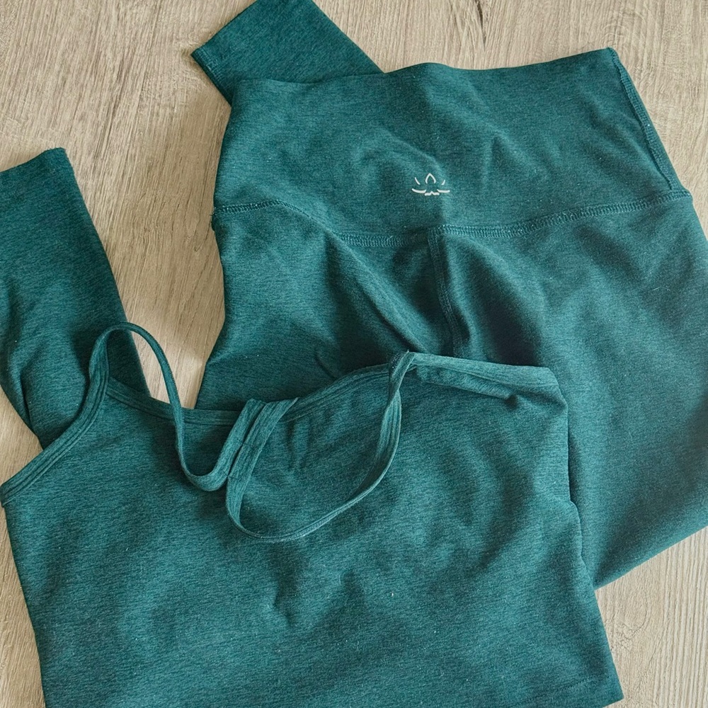 Beyond Yoga Evergreen Set